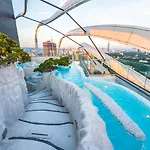 Luxury Duplex Condo Retreat-Corner V 2 Parking, Kl By Verano
