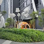 Luxury Duplex Condo Retreat-Corner V 2 Parking, Kl By Verano
